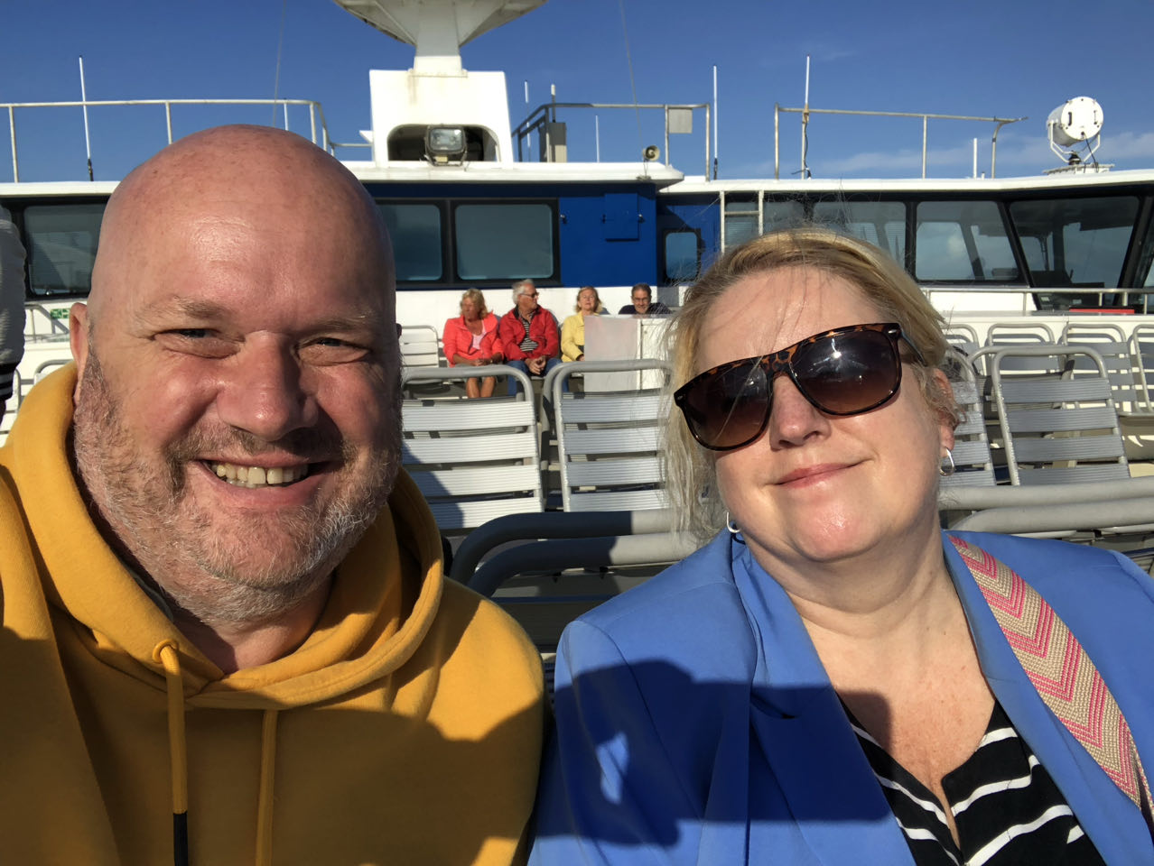 Michael en Aimée op de veerboot tijdens het eilandhoppen