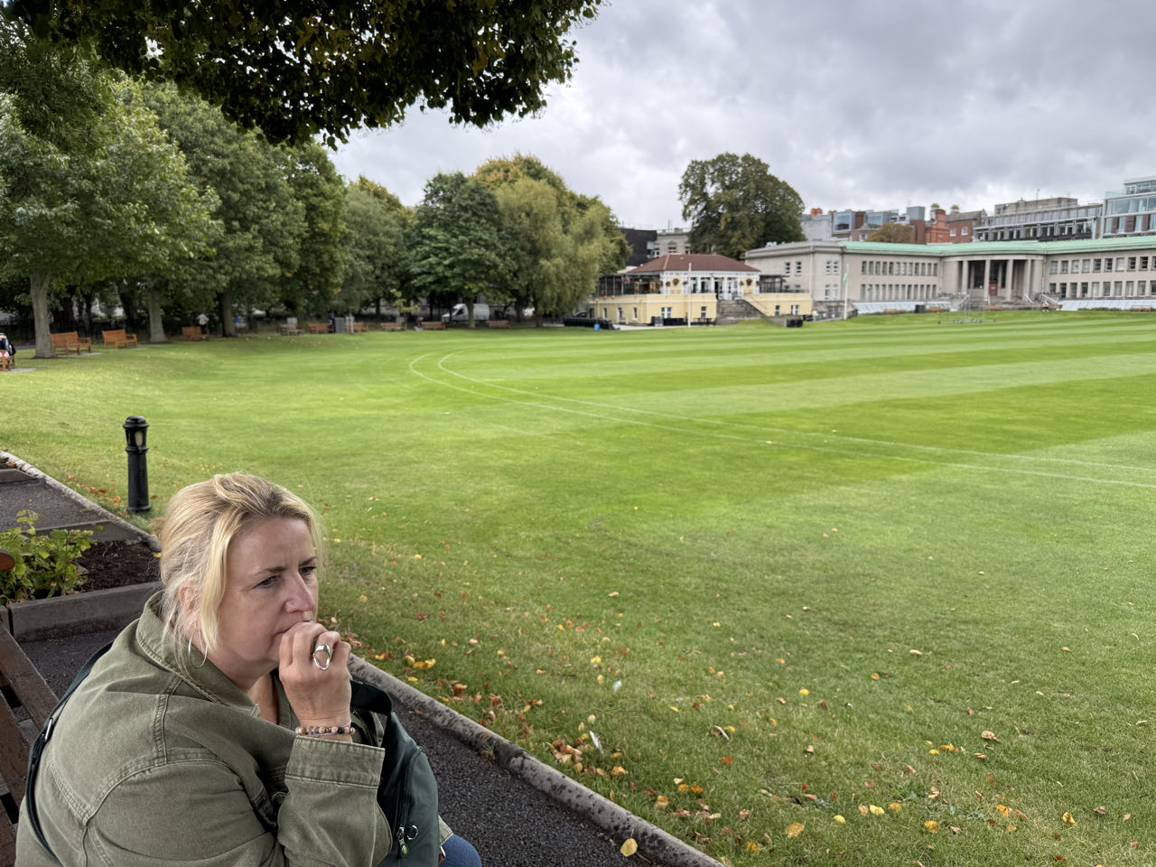Groen sportveld in Dublin