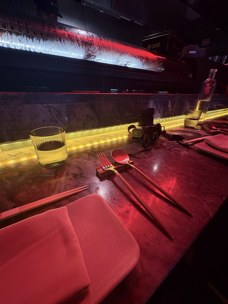 Dagje zwembad + omekase restaurant, beeld 6